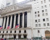 S02_4291 NY Stock Exchange - tegenover Federal Hall huist nu nog het altijd het grote geld, al is het nu eerder virtueel.