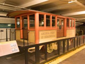 NY Transit Museum Met een van de oudste en grootste metro-netwerken kan er ook geen metro-museum ontbreken. In een oud metrostation...