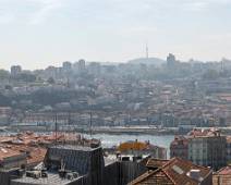 P1010357-Pano Uitzicht op de Douro en het 18de-eeuws bisschoppelijk paleis van Porto.